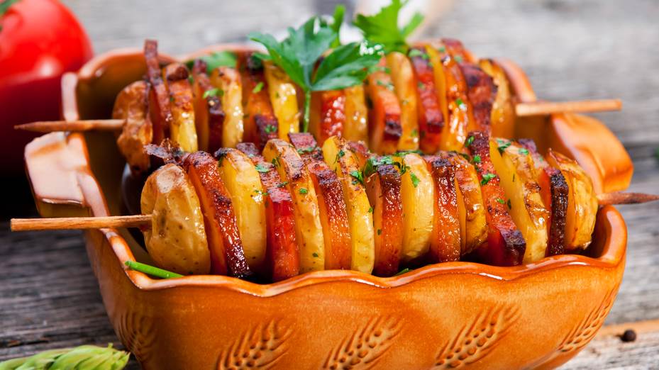 Ražnjići od krompira i slanine