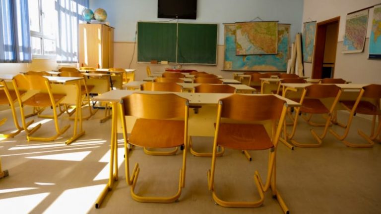 Profesorima u srednjim školama prijete otkazi