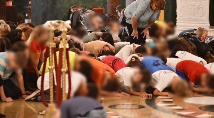 Koje su posljedice religijskih obreda na mentalni razvoj djece?