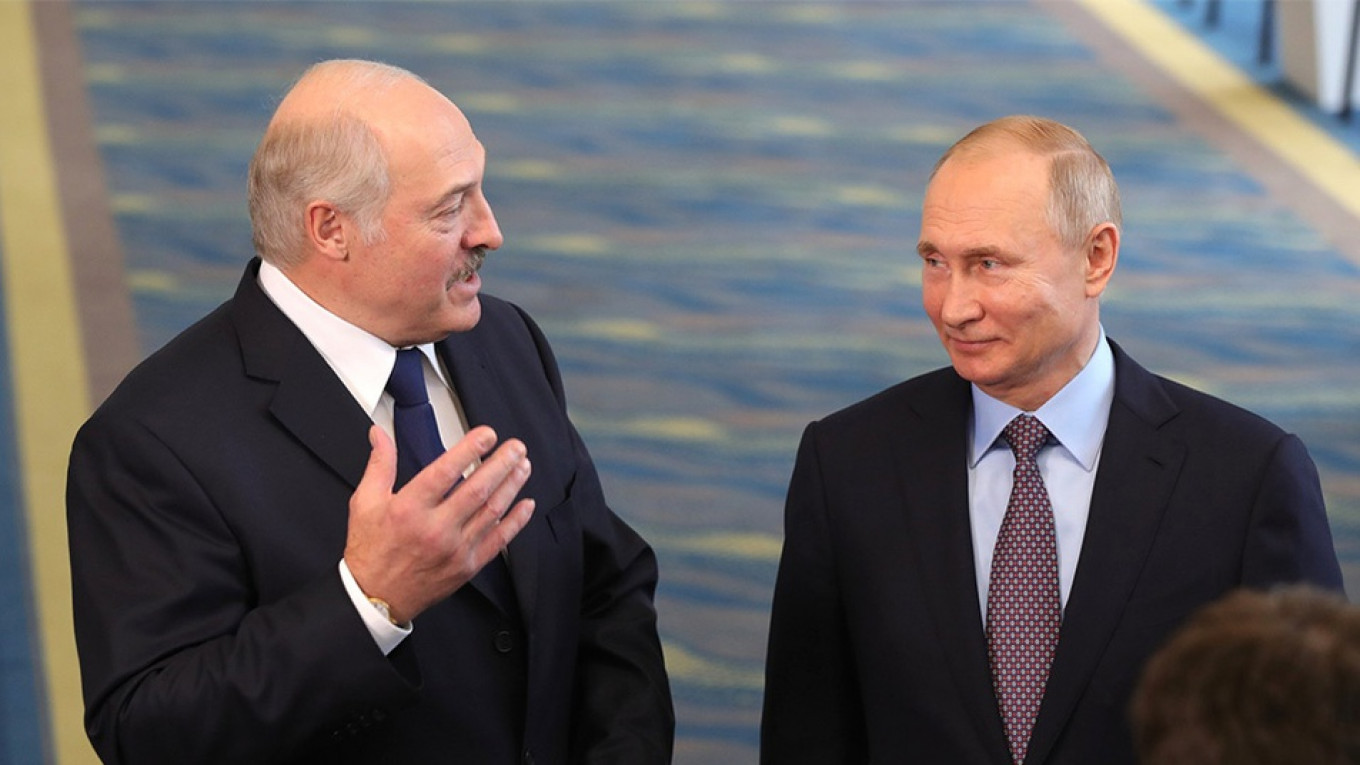 Kremlj: Putin nema namjeru da se sastane sa Tihanovskom