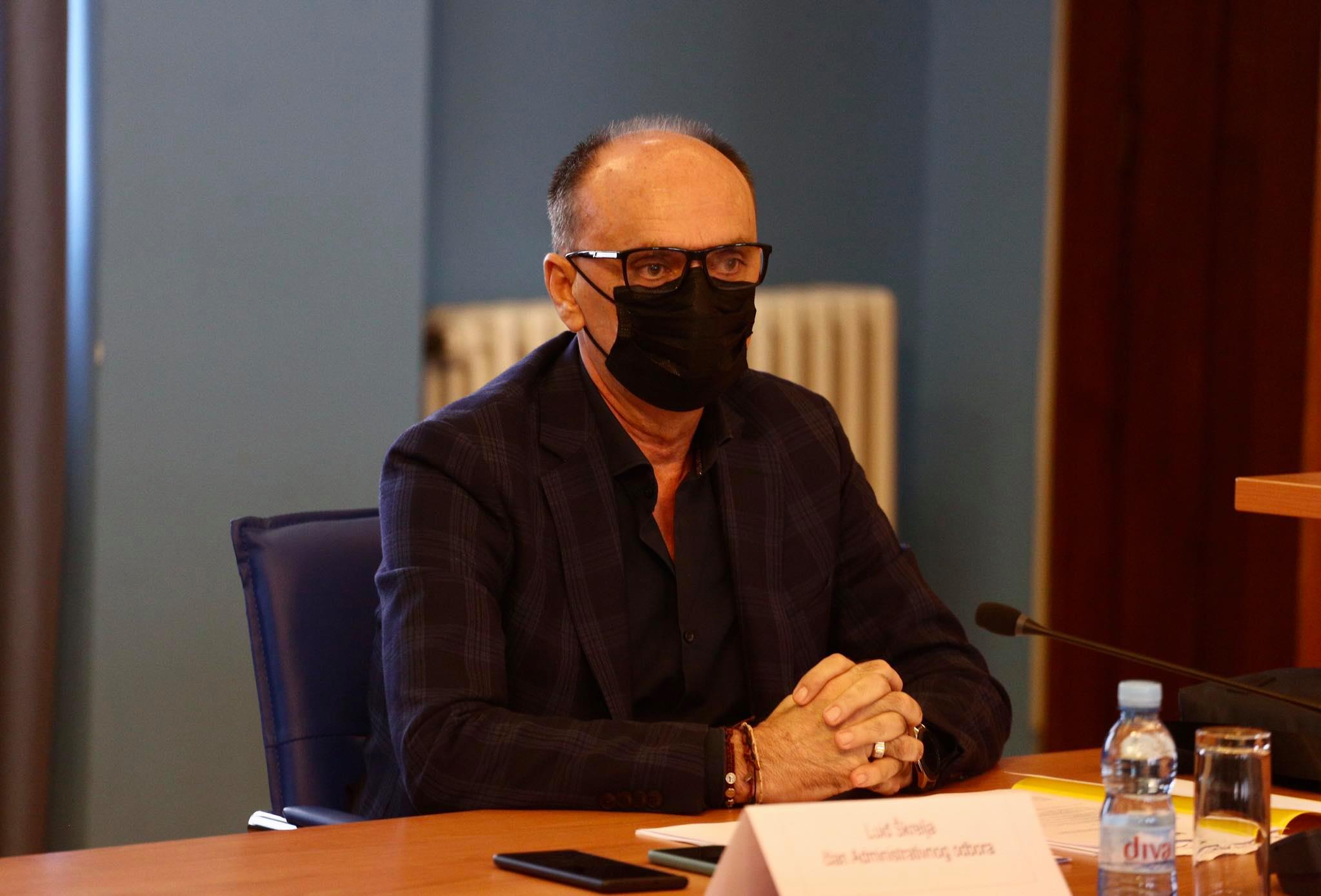 Škrelja poslanici Bošnjak: Ja jedino da dođem da se ispovijedim kod Vas, jer sam grešan