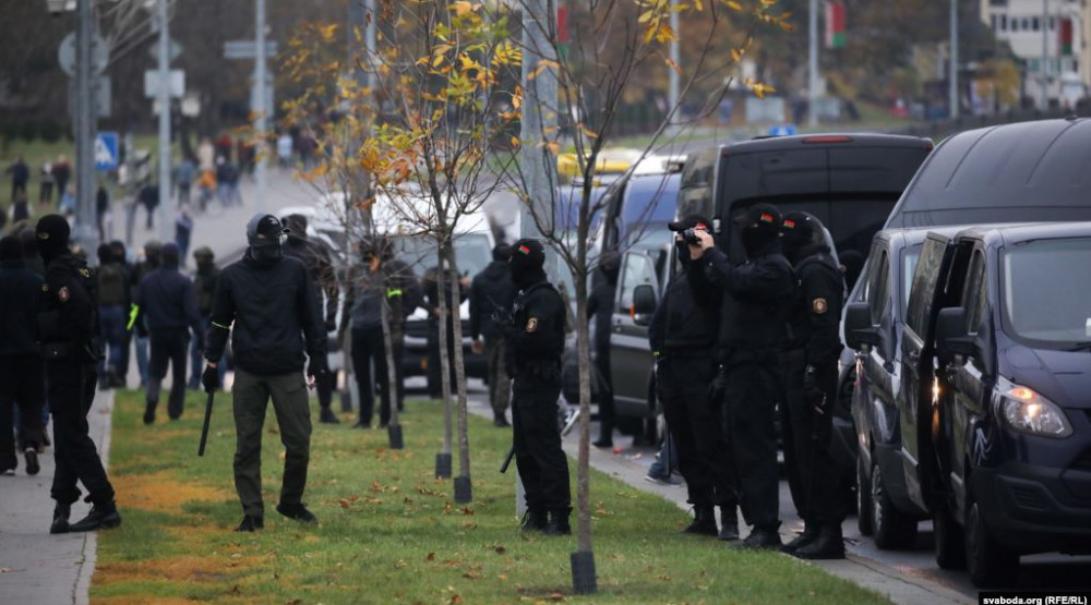 Minsk: Nove demonstracije, policija koristi šok bombe i vodene topove