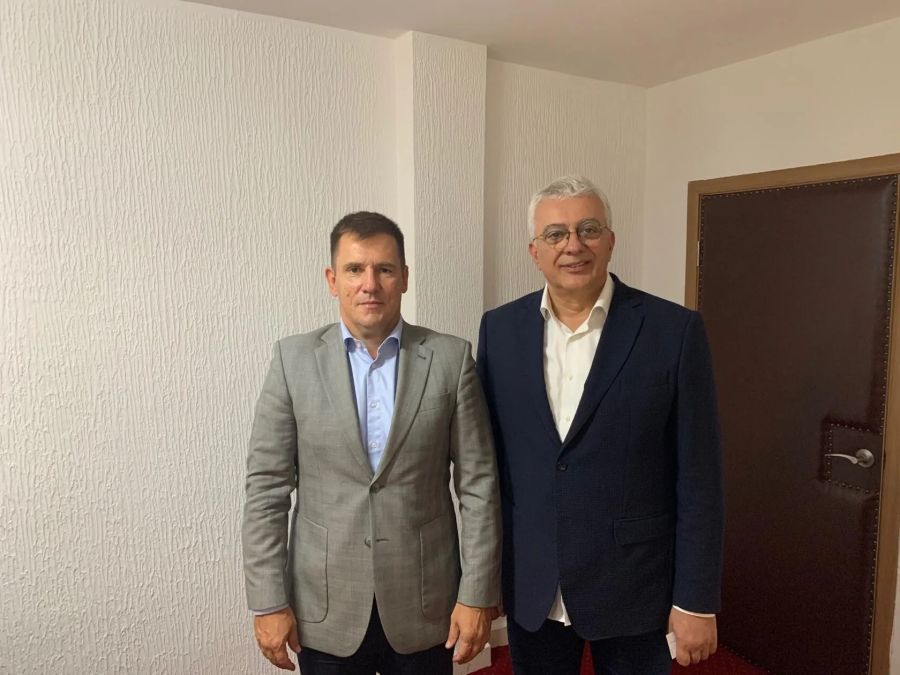 Mandić sa Urbanom: Ambasade da se ne miješaju u sastav Vlade