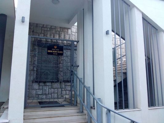 Optuženi za smrt dva mladića brani se sa slobode