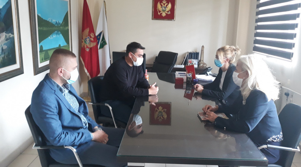 Pribilović posjetila Petnjicu, Plav i Gusinje, uručeni računari za elektronsko testiranje