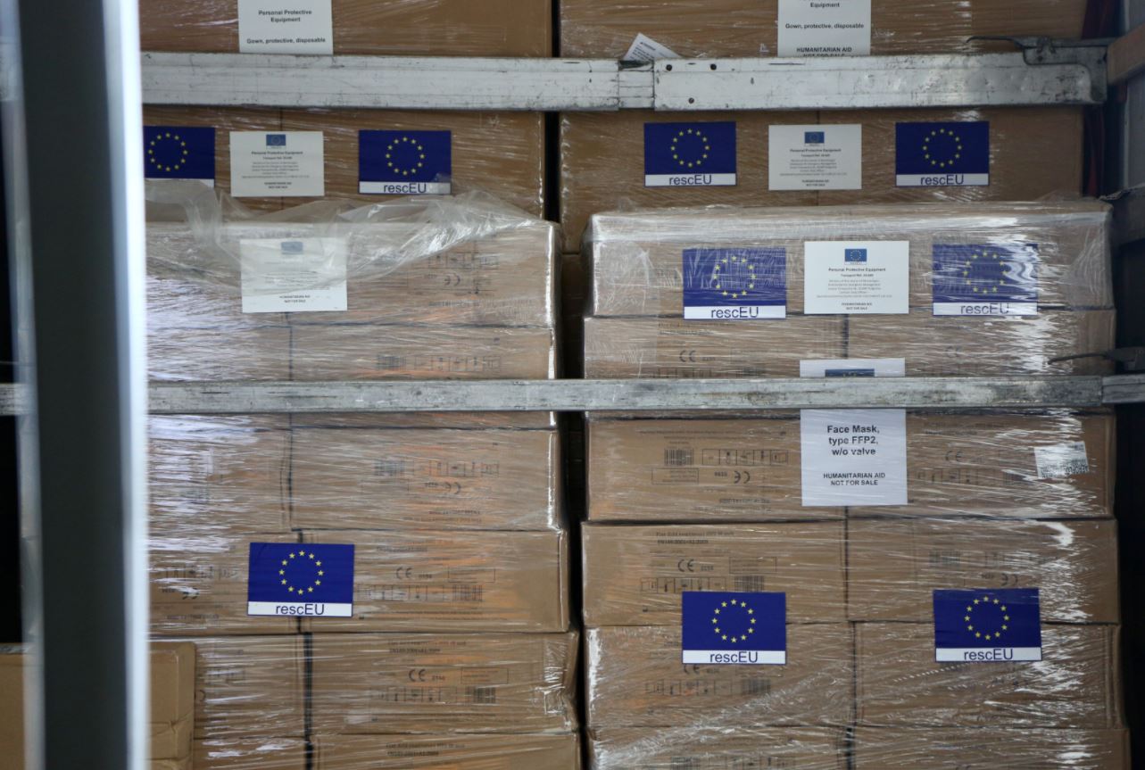 Donacija EU: Crnoj Gori 25.000 maski i 15.000 odijela