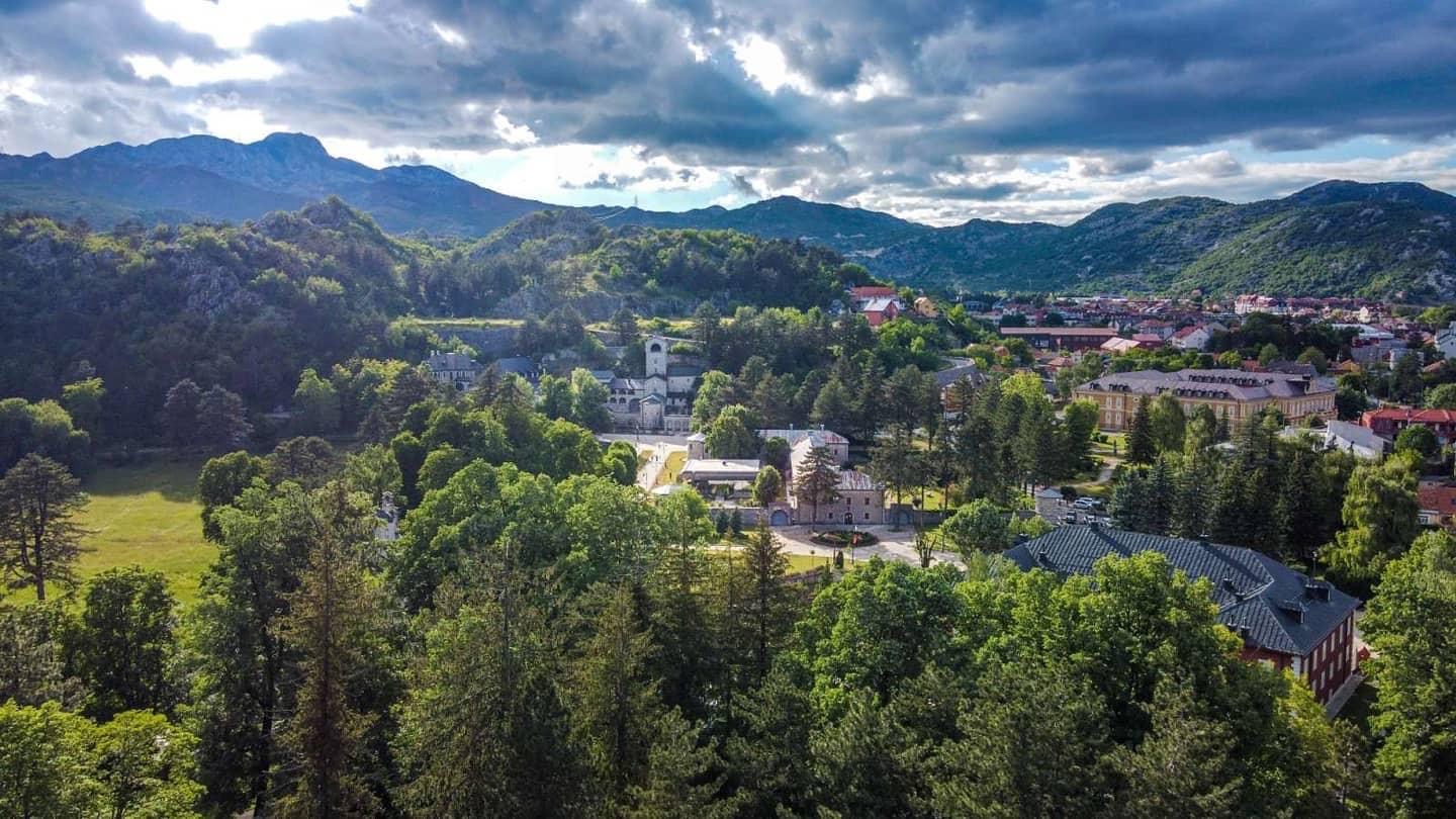 Cetinje: Tri krivične prijave zbog kršenja samoizolacije, čekaju se rezultati testiranja za 152 osobe