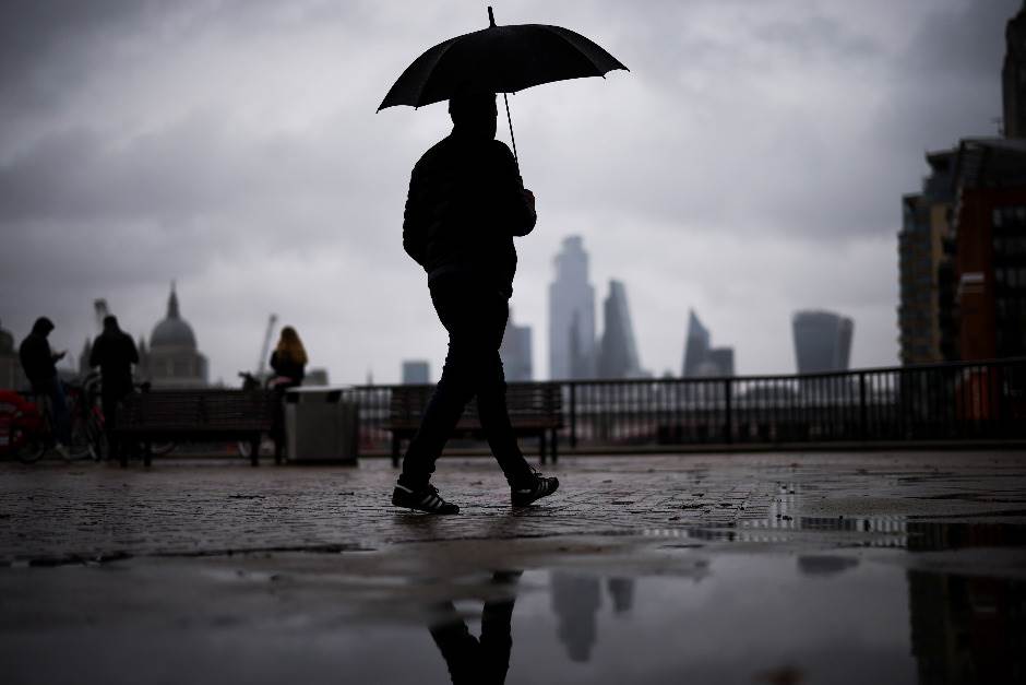 London zabranjuje okupljanja u zatvorenom prostoru zbog koronavirusa