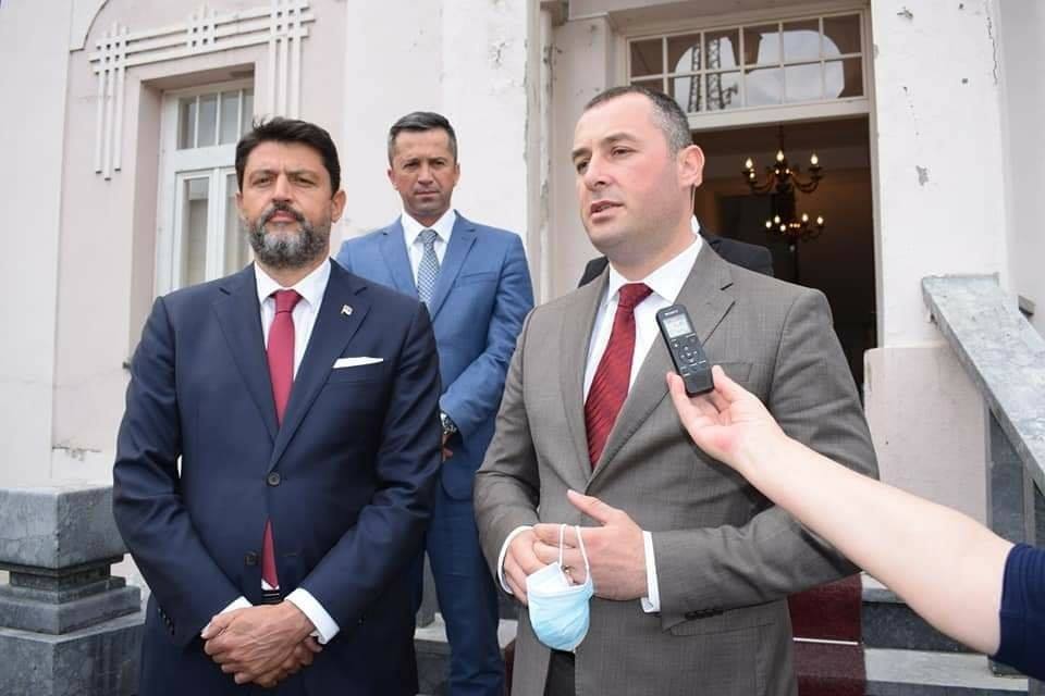 Šćekić osudio protjerivanje ambasadora Božovića: Pozdravljam državničke poteze Vučića i Brnabić