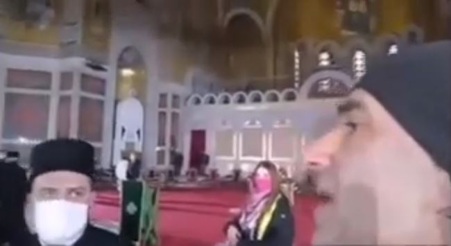 Kako je Kuč lelekao za Irinejem: Korona ne postoji, vladiku nam ubili zlikovci iz tajnih službi