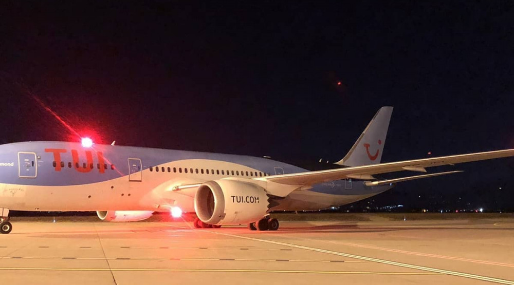 Na podgorički aerodrom sletio jedan od najljepših aviona, Boeing 787-8