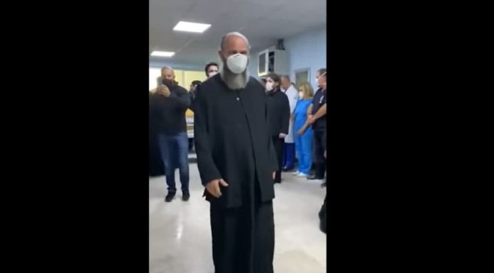 STANDARD SAZNAJE: Policija saslušava osoblje KC-a o tome da li je zaraženi sveštenik izlazio na sahranu Amfilohiju