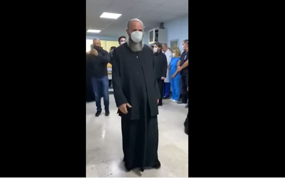 KCCG za Standard: U toku prikupljanje podataka o tome da li je sveštenik zaražen koronom napustio bolnicu