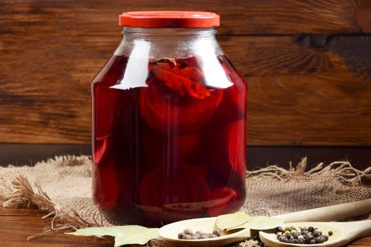 Nevjerovatno moćan napitak: Pravi se od samo 2 sastojka, izbacuje nataložne toksine i masnoće iz tijela! (RECEPT)