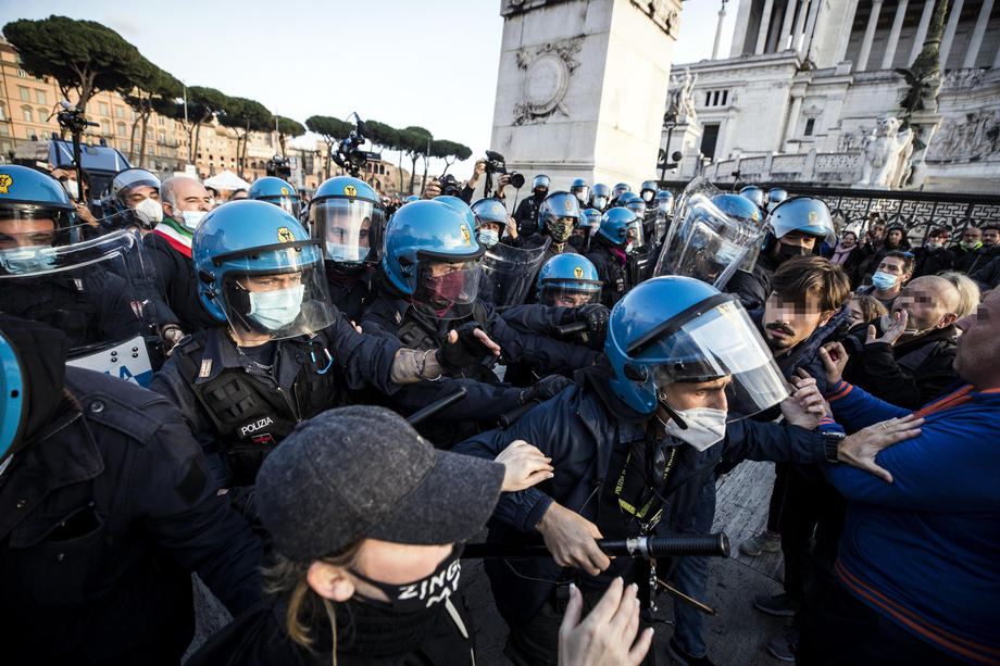 Italija: Sukobi demonstranata i policije zbog restriktivnih mjera