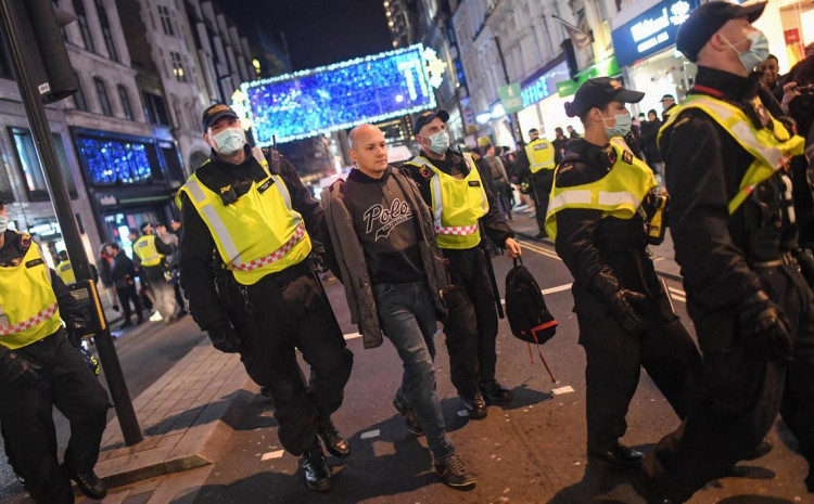 Sukobi policije i demonstranata u Londonu, uhapšene 104 osobe