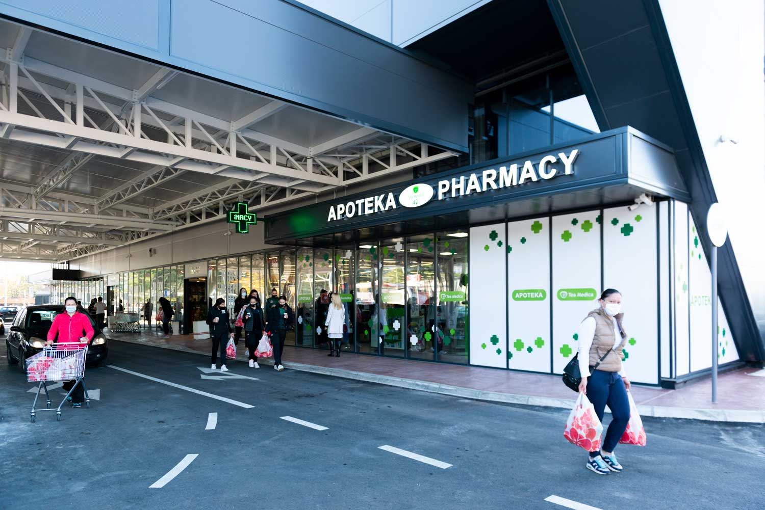 (FOTO) Novi hipermarket “Voli” u Podgorici: Niske cijene i specijalni poklon popusti