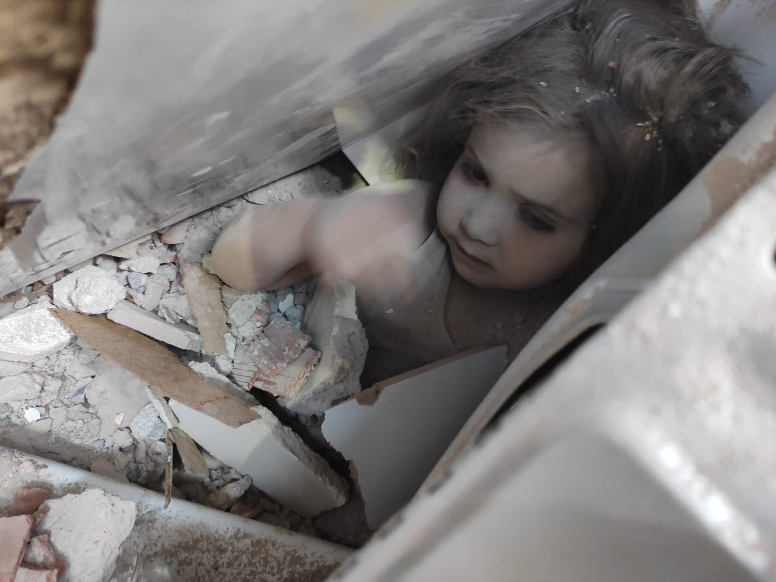 FOTO/VIDEO: Beba Ajda spašena nakon 91 sat, dozivala majku
