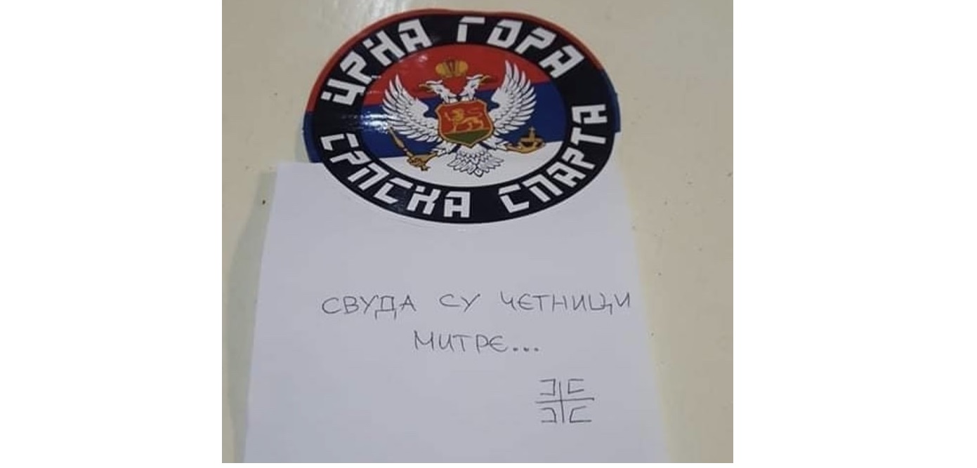 Učesnik protesta u Budvi zatekao poruku na vratima: “Svuda su četnici Mitre…”