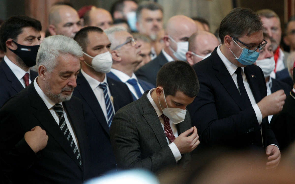U ime Oca i Sina i naučnih istina…