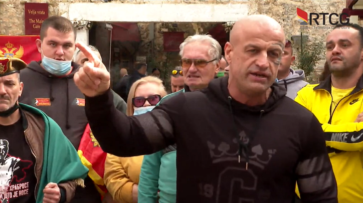 Božo Radović se brani sa slobode: Uhapšen zbog poziva na okupljanje