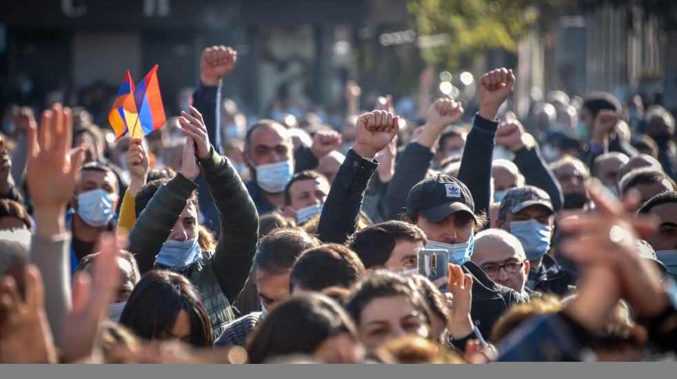 Veliki protesti u Jerevanu, traži se ostavka premijera