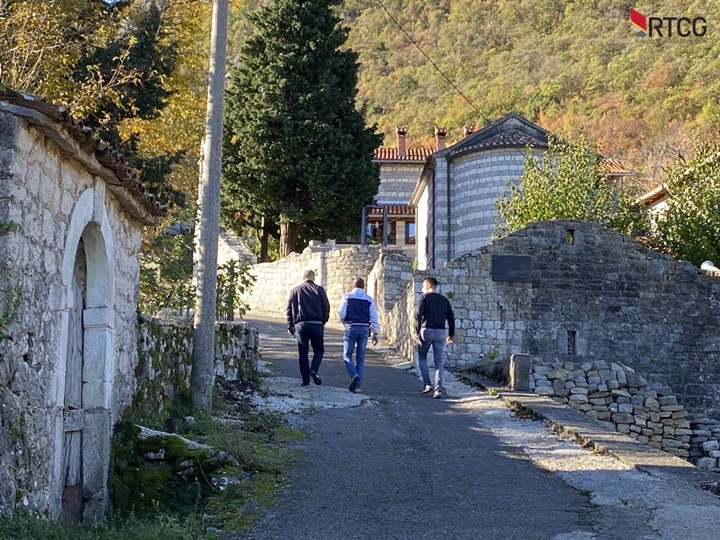 KOMITSKI SAVEZ: “Državo reaguj ili propadaj”