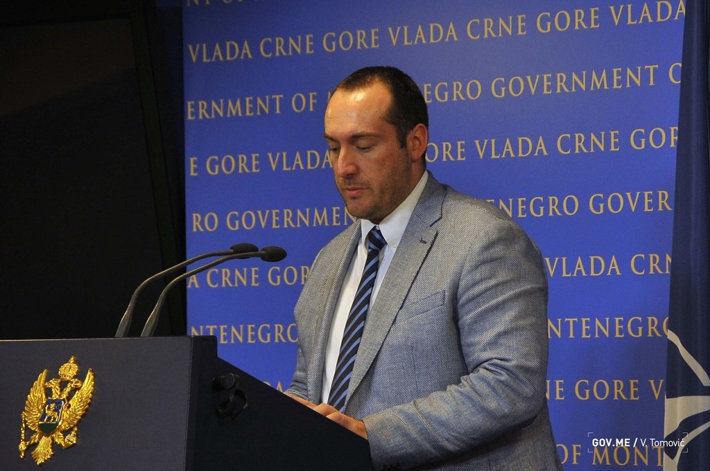 Socijala, plate i penzije redovne i 2021.