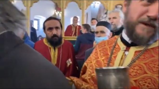 Gojko Perović htio da sakrije pričešće: Pa, sijeci ga brate