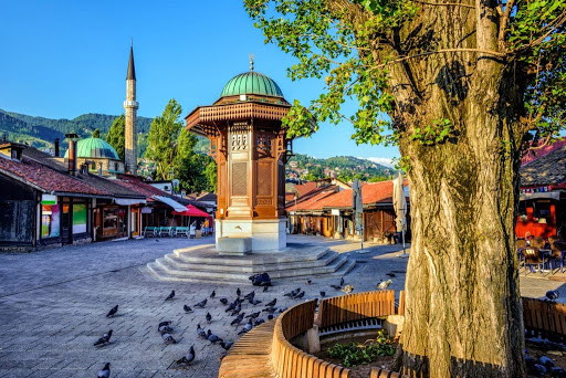 Još 526 novih slučajeva koronavirusa u BiH, preminula 61 osoba