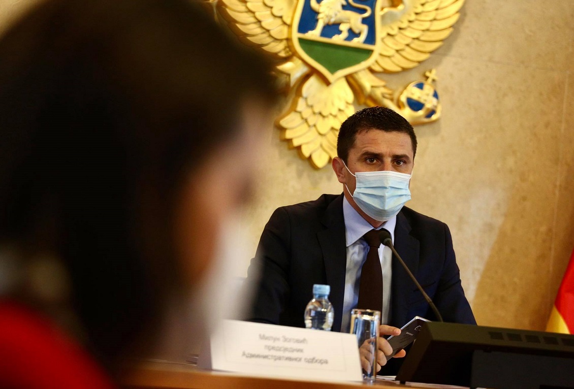 Utvrđeni predlozi za odbore na Administrativnom odboru: Za Vučurovića 7 glasova za, 5 protiv; Za Kneževića 9 za, 3 protiv