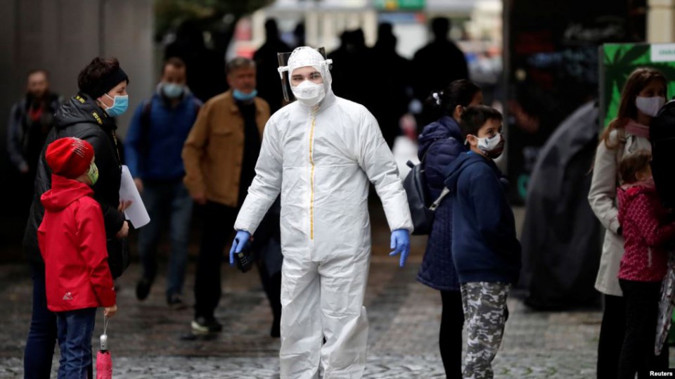 U Češkoj zbog širenja zaraze stroge mjere od 27. decembra do 10. januara