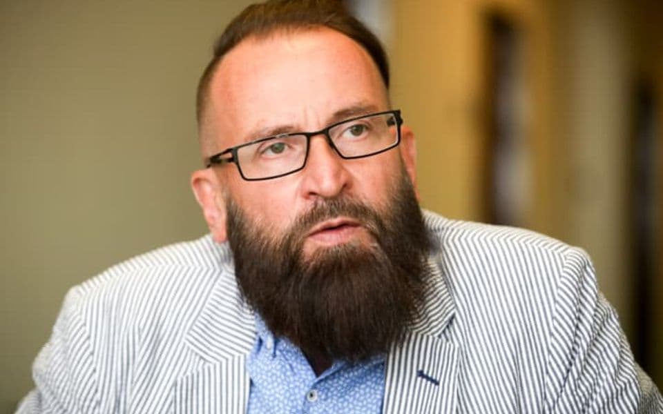 Ko je mađarski političar uhvaćen na gej žurci u Briselu?