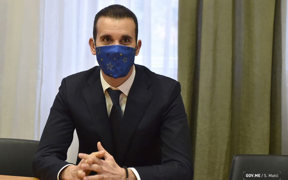 Zbunjeni ministar finansija ne zna za član 8, Zakona o budžetu: Rebalans obavezan!