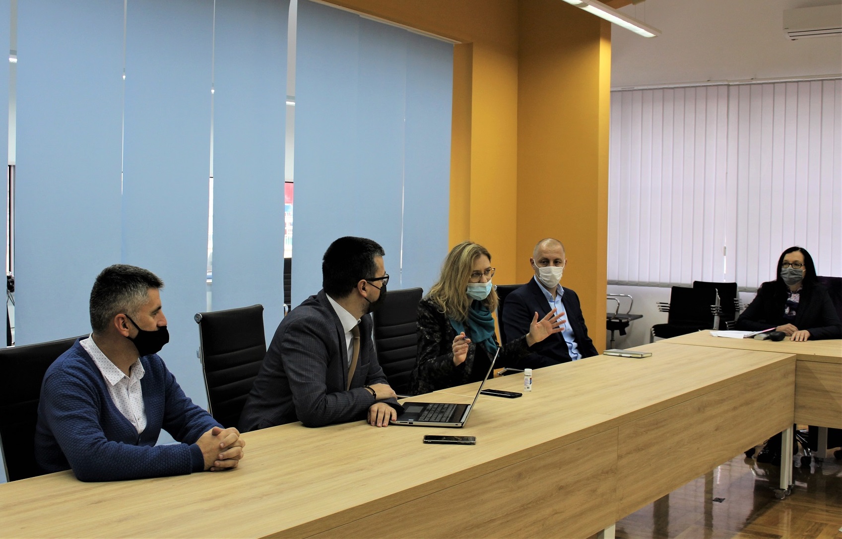 Bratić se sastala sa predstavnicima Sindikata prosvjete, Udruženja „Roditelji“ i NVO NARDO