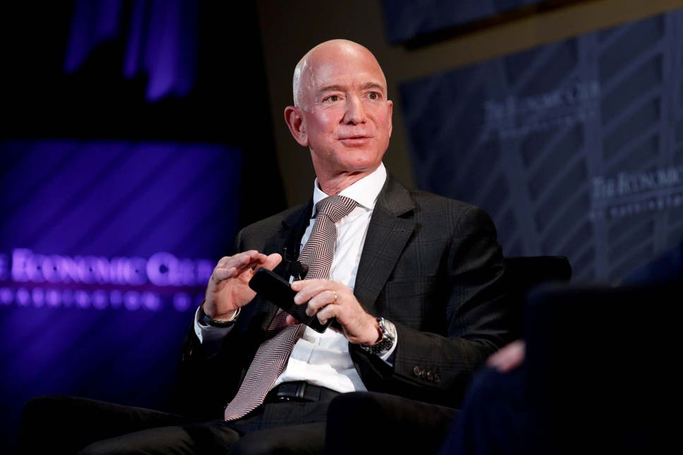 Džef Bezos objavio kako radi motor koji će odvesti prvu ženu na Mjesec