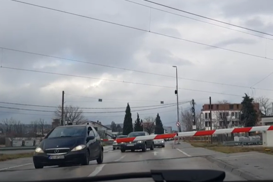 (VIDEO) Zagorič: Rampa spuštena i ako nema voza, neki vozači je zaobilazili