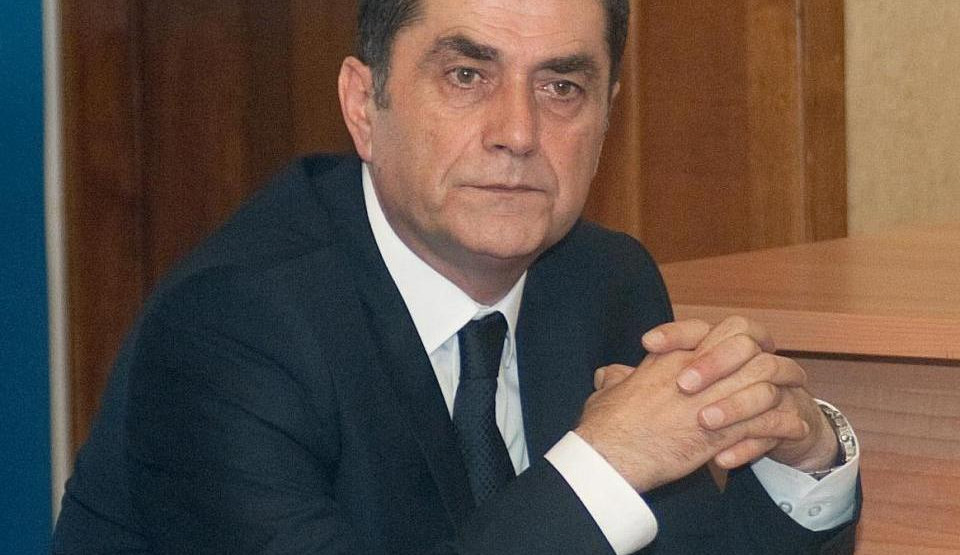 Peruničić ne podnosi ostavku, smjena u četvrtak