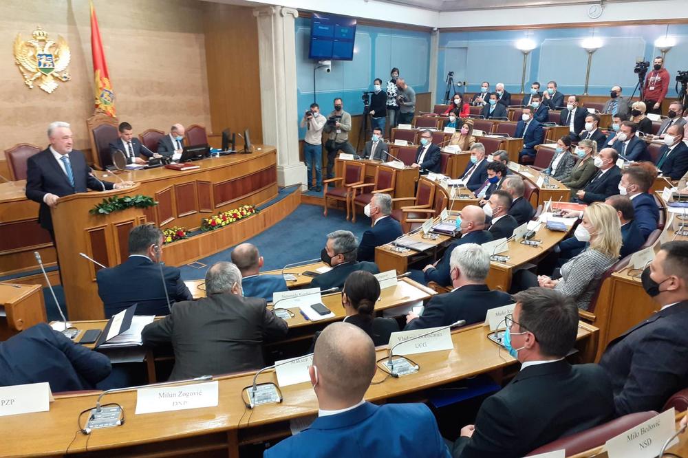 Ako sad dignete ruku za sramotni zakon digli ste je za brisanje crnogorske države