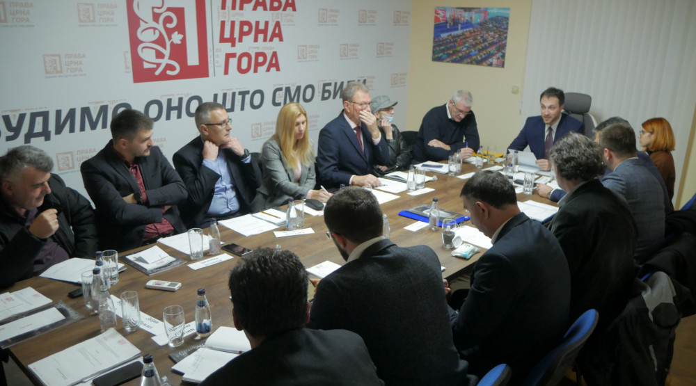 Prava CG: Na sceni je puzajući državni udar