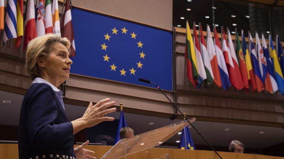 Fon der Lajen: EMA dala pozitivno mišljenje o vakcini, odluka EK do večeras