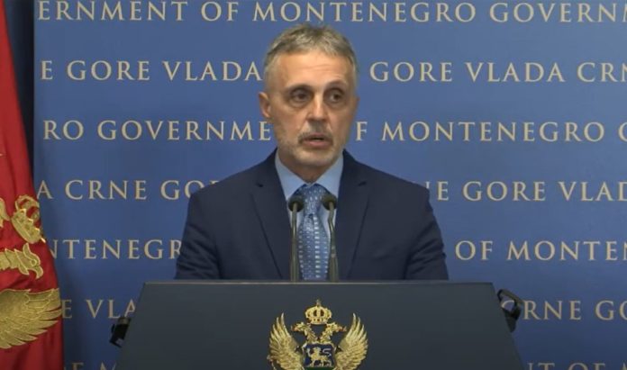 Abazović nestao iz Poreske, pojavio se u kabinetu premijera Krivokapića