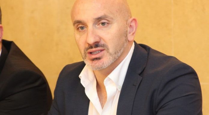 Zeković: Žao mi je što je Vlada zatražila odlazak Veljovića, to nije dobra poruk