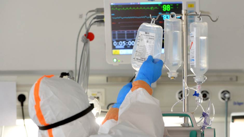 Srbija: Zvanično 7.804 novozaraženih, na respiratorima 319 osoba