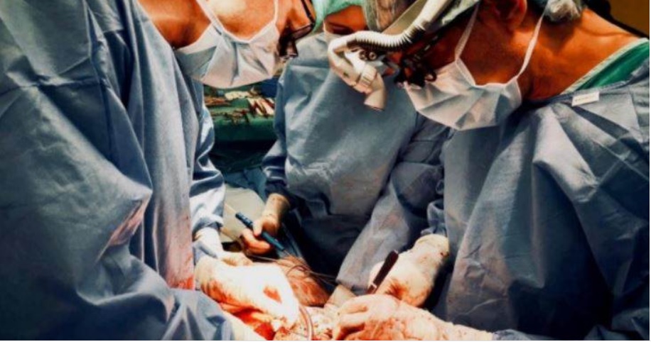 Čudo iz Ljubljane: Transplantacija Covidom uništenih pluća