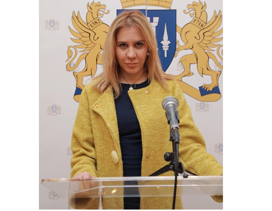 Bratić: Želim svima da nas obasja svjetlost Hristovog rođenja