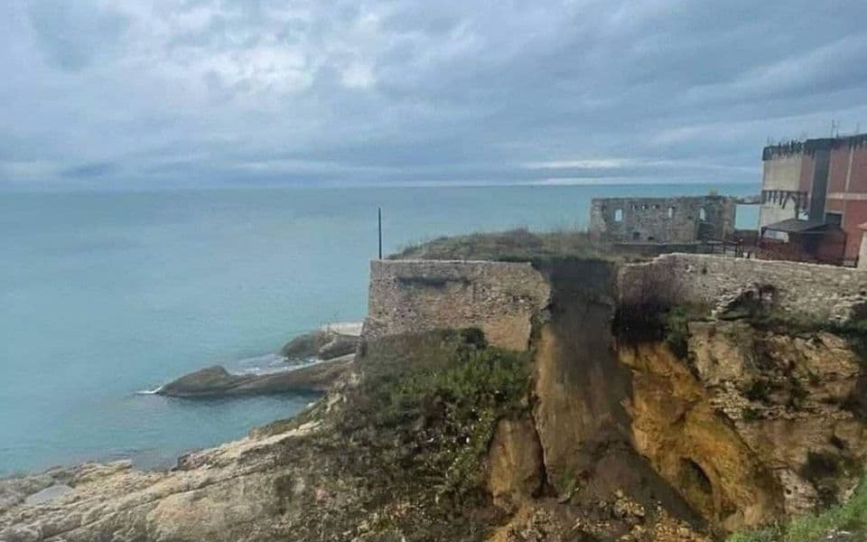 Ulcinj: Obrušio se dio zidina Starog grada