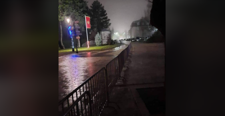Ograda oko Cetinjskog manastira: Ovako izgleda “pomirena” Crna Gora