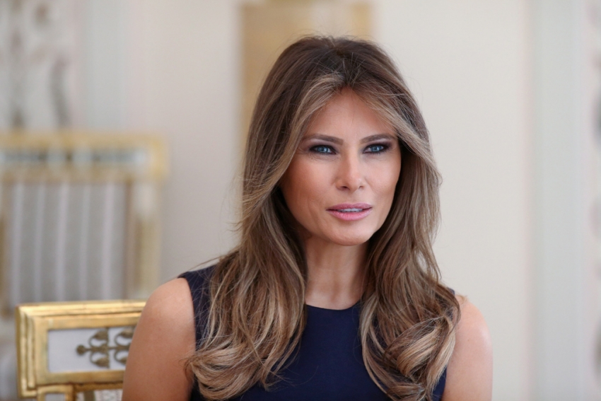 Melanija se udaljila od Trampa čim su izašli iz aviona