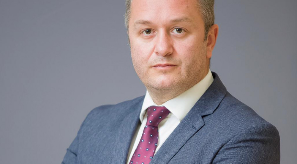 Dizdarević poručio premijeru: Prijetnjama ste zgazili profesiju prosvjetnog radnika